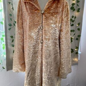 Beautiful Vintage plush faux fur coat by Valerie Stevens Separates size Large
